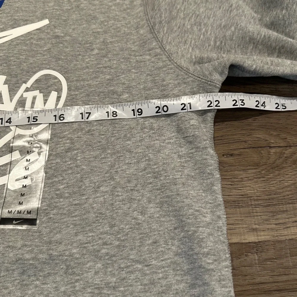 NWT Nike Club Fleece Sweatshirt Mens Medium Grey Athletics 1972 Graphic FZ0812